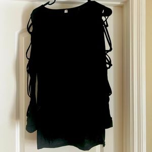 Fei Tong black criss cross open arm top size L